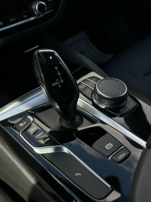 BMW 5 серии 530i xDrive Luxury, 2017 года, пробег 235000 км