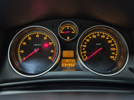 Opel Astra, 2011 года, пробег 234883 км