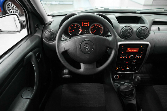Renault Duster Authentique, 2015 года, пробег 124500 км