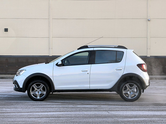 Renault Sandero Stepway Life, 2021 года, пробег 28579 км