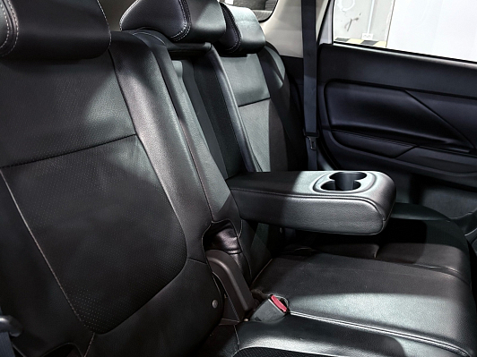 Mitsubishi Outlander Instyle, 2012 года, пробег 138420 км