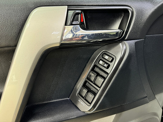 Toyota Land Cruiser Prado, 2012 года, пробег 243575 км