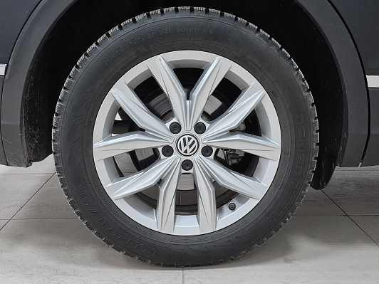 Volkswagen Tiguan Highline, 2018 года, пробег 124500 км