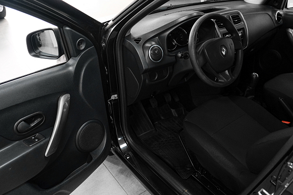 Renault Logan Confort, 2016 года, пробег 105000 км