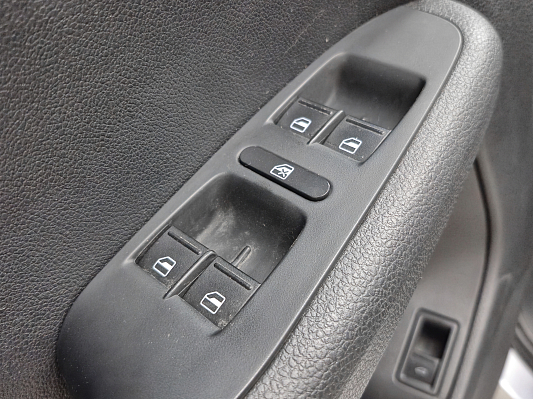 Volkswagen Jetta Comfortline, 2015 года, пробег 155101 км
