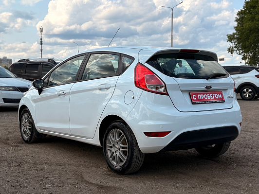 Ford Fiesta Trend, 2016 года, пробег 130290 км
