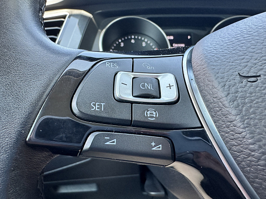 Volkswagen Tiguan Highline, 2019 года, пробег 90406 км