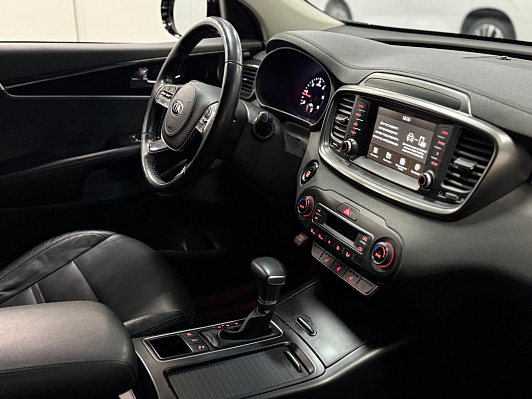 Kia Sorento Luxe, 2019 года, пробег 124577 км