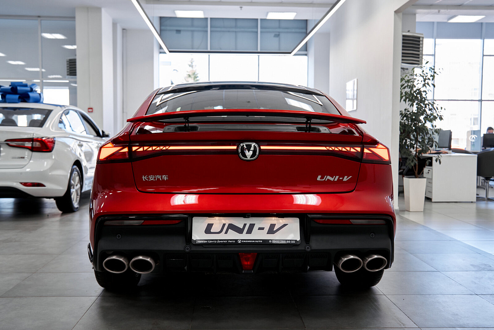 Changan UNI-V LX, красный