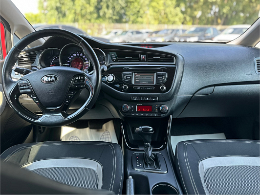 Kia Ceed Prestige, 2015 года, пробег 114000 км