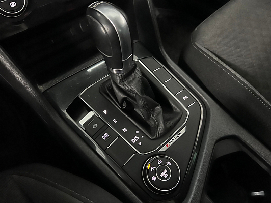 Volkswagen Tiguan, 2018 года, пробег 124000 км