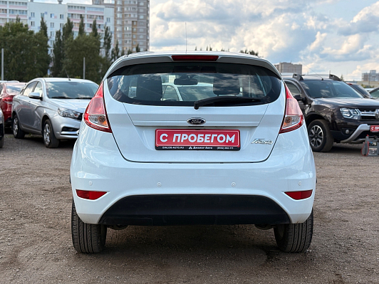 Ford Fiesta Trend, 2016 года, пробег 130290 км