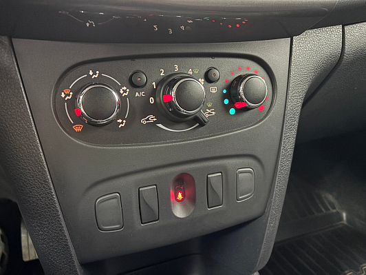 Renault Sandero Stepway Life, 2020 года, пробег 25900 км