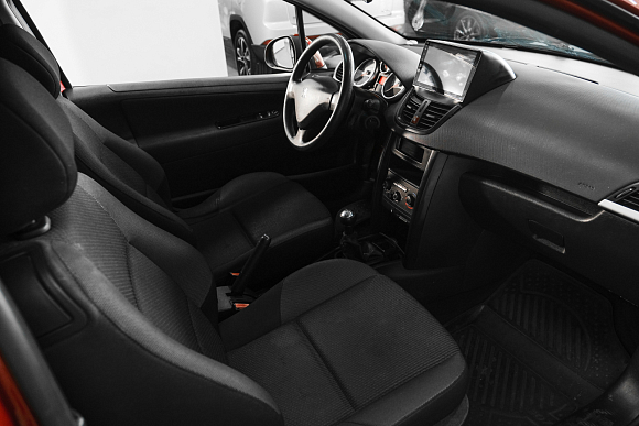 Peugeot 207, 2010 года, пробег 189000 км