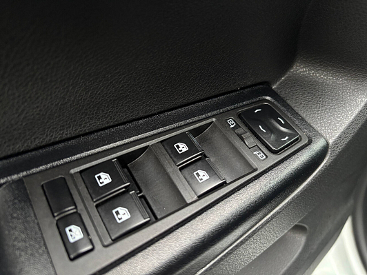 Lada (ВАЗ) Vesta Luxe Multimedia (2017-2019), 2019 года, пробег 92437 км