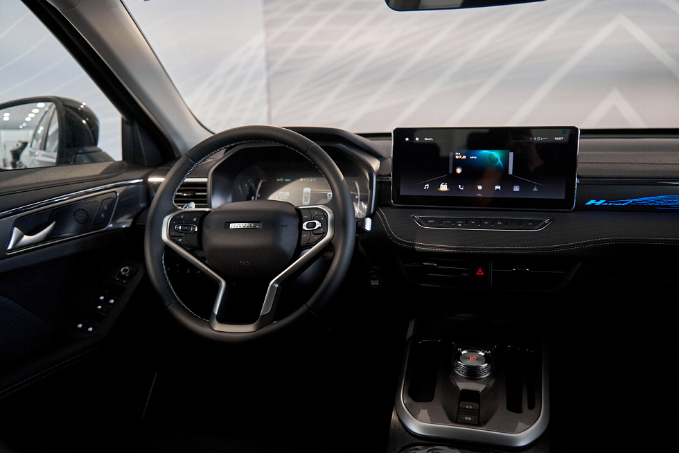 Haval Jolion Премиум, черный