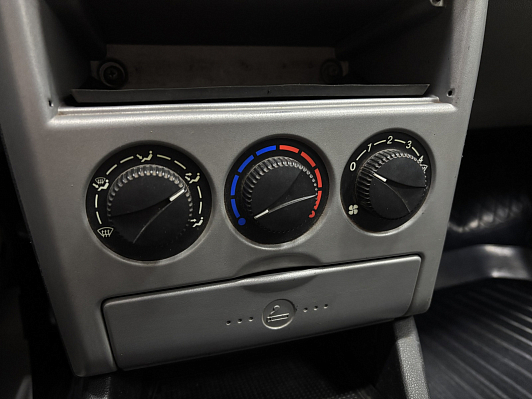 Lada (ВАЗ) Priora, 2010 года, пробег 235982 км