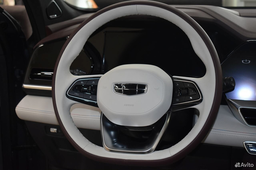 Geely Monjaro Flagship (2023-2025), серый