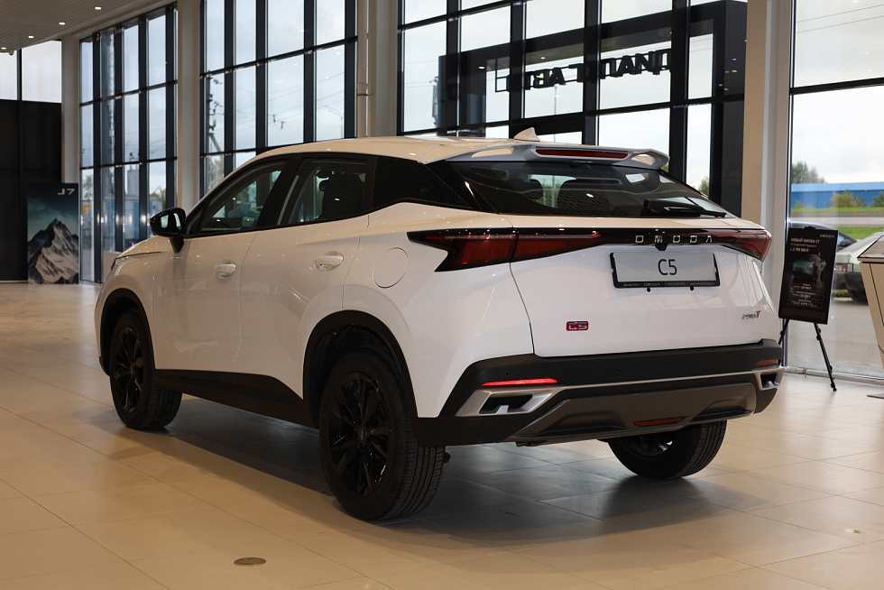 Omoda C5 Актив, белый