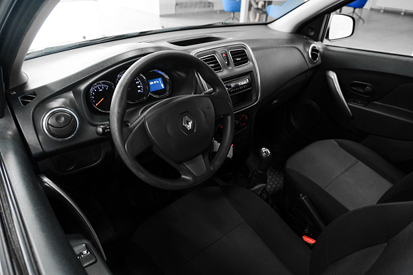 Renault Logan Confort, 2016 года, пробег 105000 км