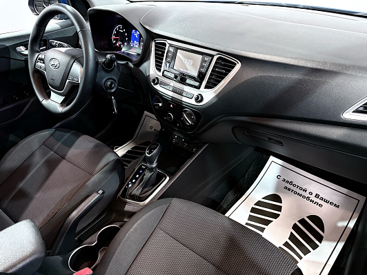Hyundai Solaris Специальная Серия "10 лет" + Comfort, 2021 года, пробег 64726 км