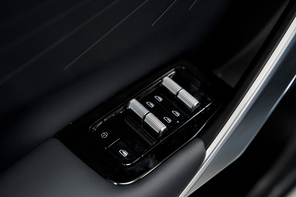 Geely Atlas Flagship Sport, голубой