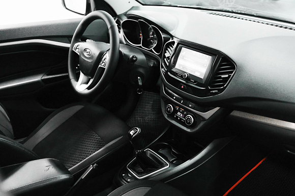 Lada (ВАЗ) Vesta Luxe Multimedia (2019-2021), 2018 года, пробег 144454 км