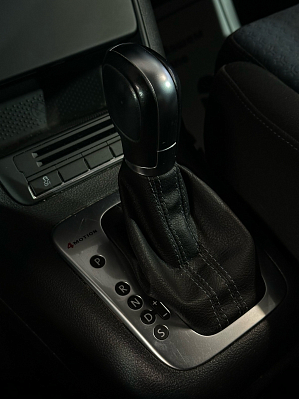 Volkswagen Tiguan Sochi Edition, 2013 года, пробег 101000 км
