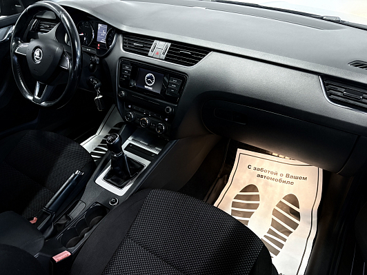 Skoda Octavia Ambition, 2016 года, пробег 209000 км