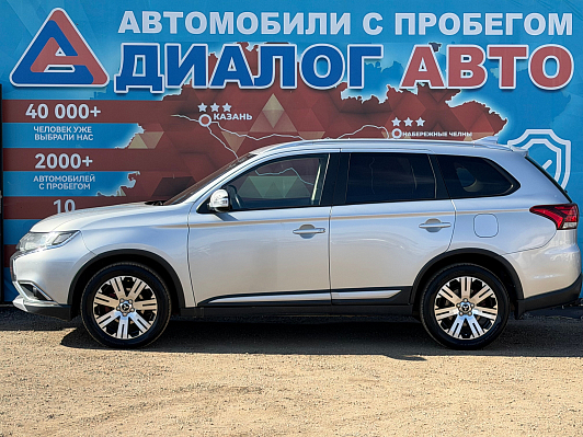 Mitsubishi Outlander Instyle, 2015 года, пробег 227000 км