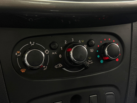 Renault Logan Stepway Life City, 2021 года, пробег 128000 км