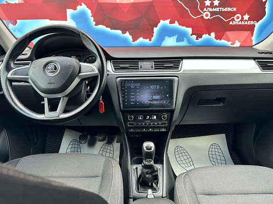 Skoda Rapid, 2015 года, пробег 196000 км