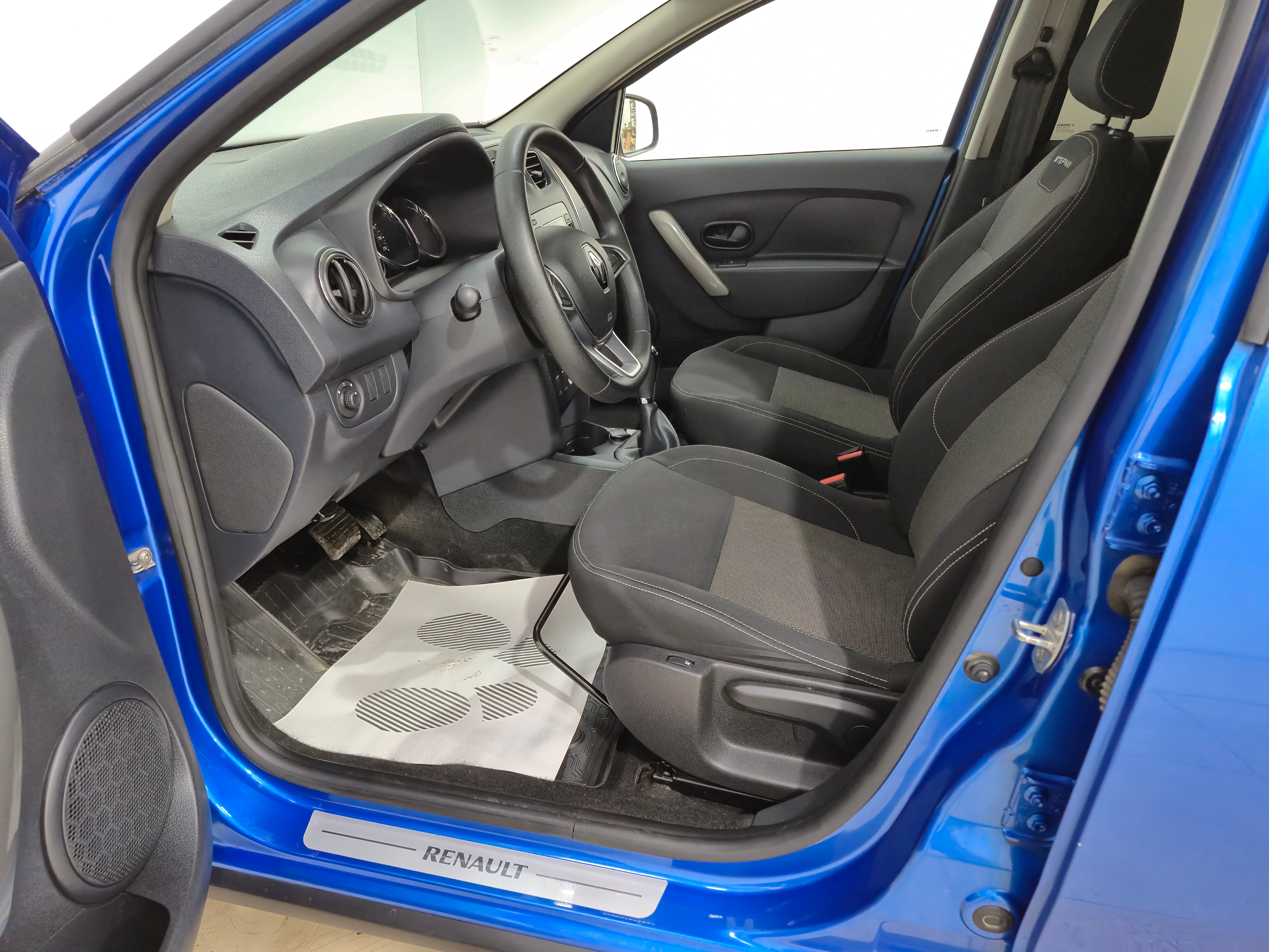 Renault Sandero Stepway Life, 2021 года, пробег 11835 км