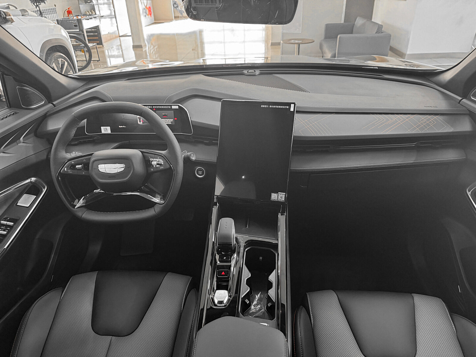 Geely Cityray , серый