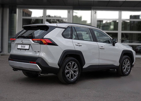 Toyota RAV4 Adventure Plus, белый
