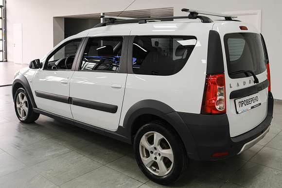 Lada (ВАЗ) Largus Luxe (5 мест), 2019 года, пробег 81000 км