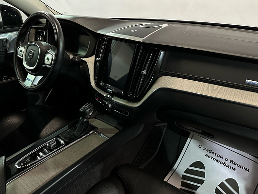 Volvo XC60 Inscription, 2018 года, пробег 52500 км