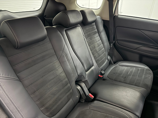 Mitsubishi Outlander Invite, 2021 года, пробег 67000 км