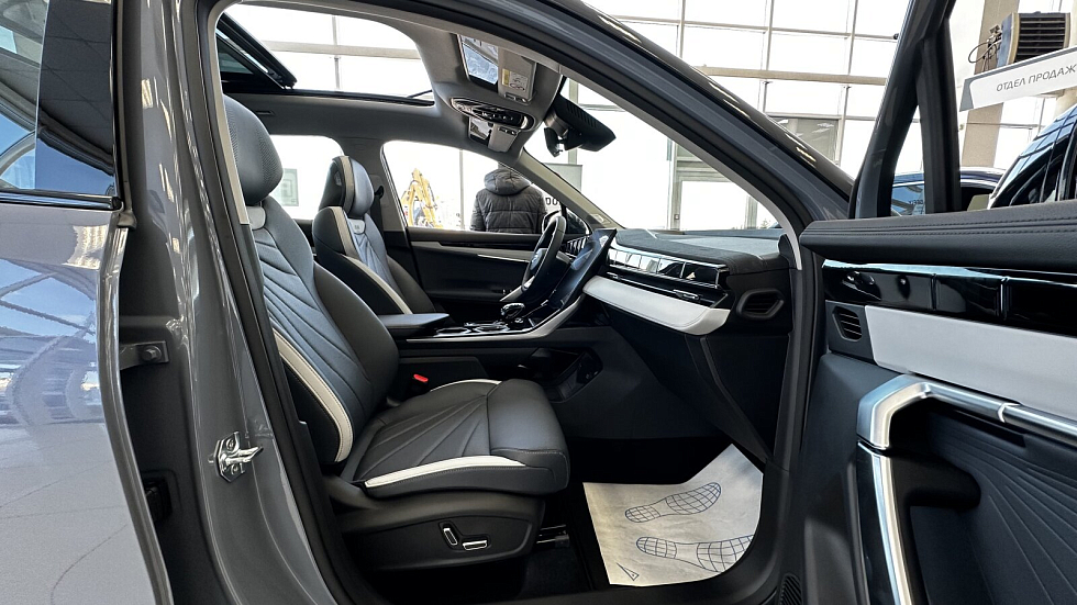 Geely Atlas Flagship Sport, серый