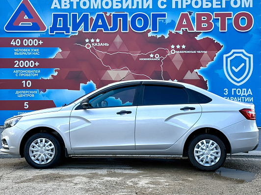 Lada (ВАЗ) Vesta 50 Anniversary, 2017 года, пробег 42800 км