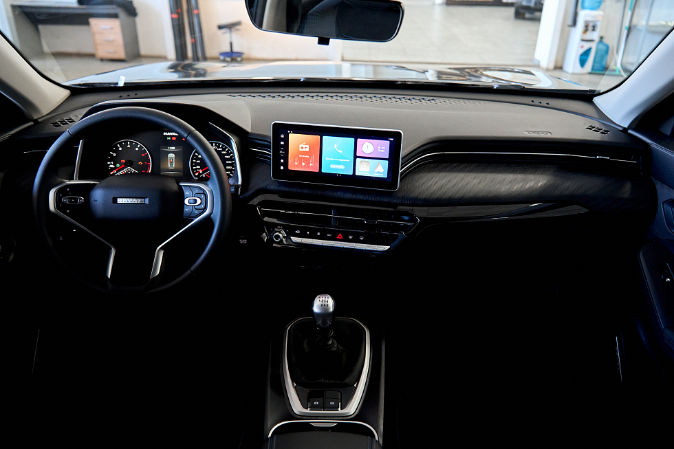 Haval Jolion Премиум, черный