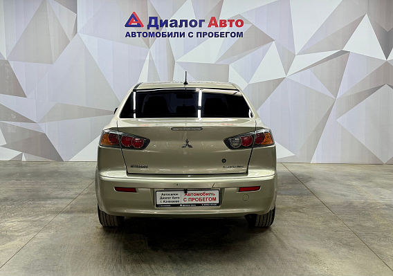 Mitsubishi Lancer, 2010 года, пробег 218715 км