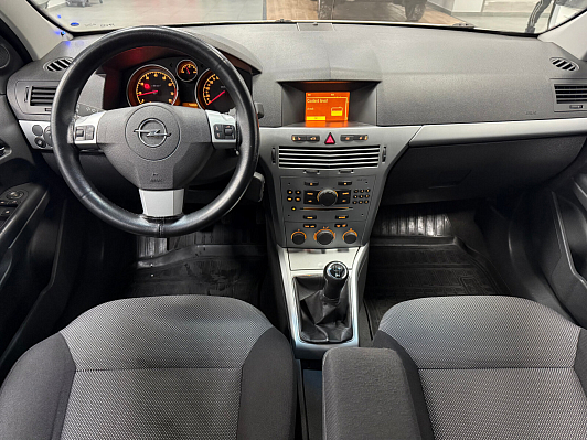 Opel Astra, 2011 года, пробег 245000 км