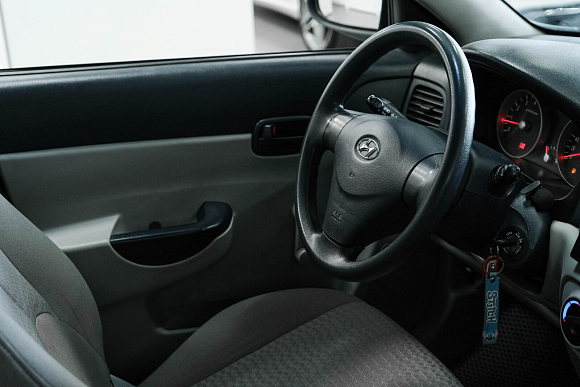 Hyundai Verna GL airbag-passenger BY001104E, 2008 года, пробег 176510 км