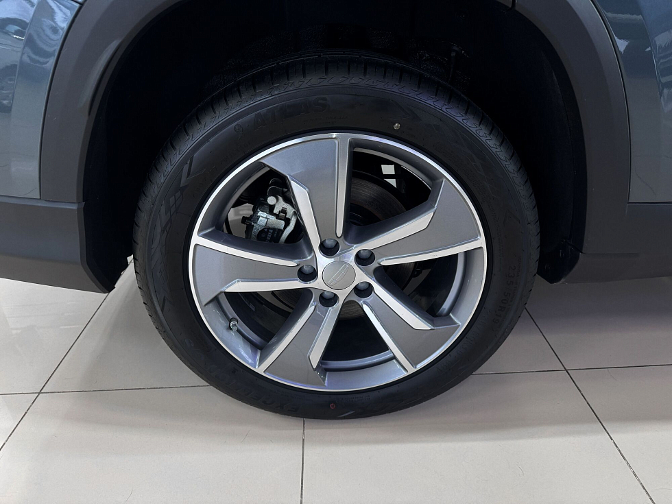 Geely Okavango Флагман, серый