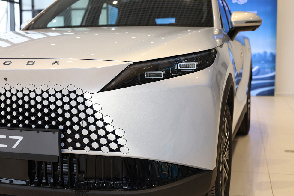 Omoda C7 Драйв, серебряный