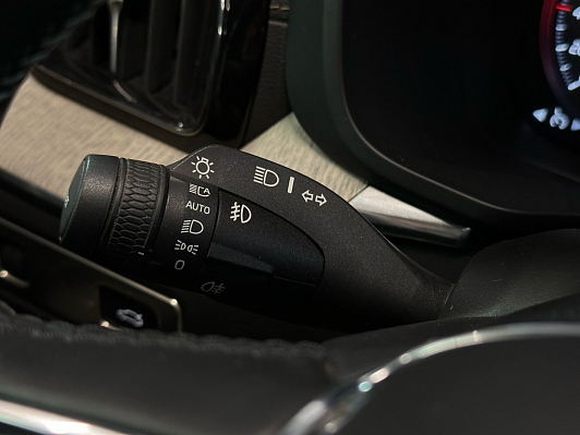 Volvo XC60 Inscription, 2018 года, пробег 52500 км