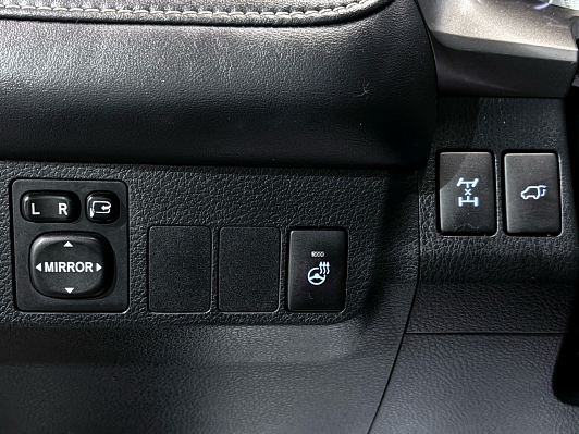 Toyota RAV4 25th Anniversary, 2019 года, пробег 150000 км