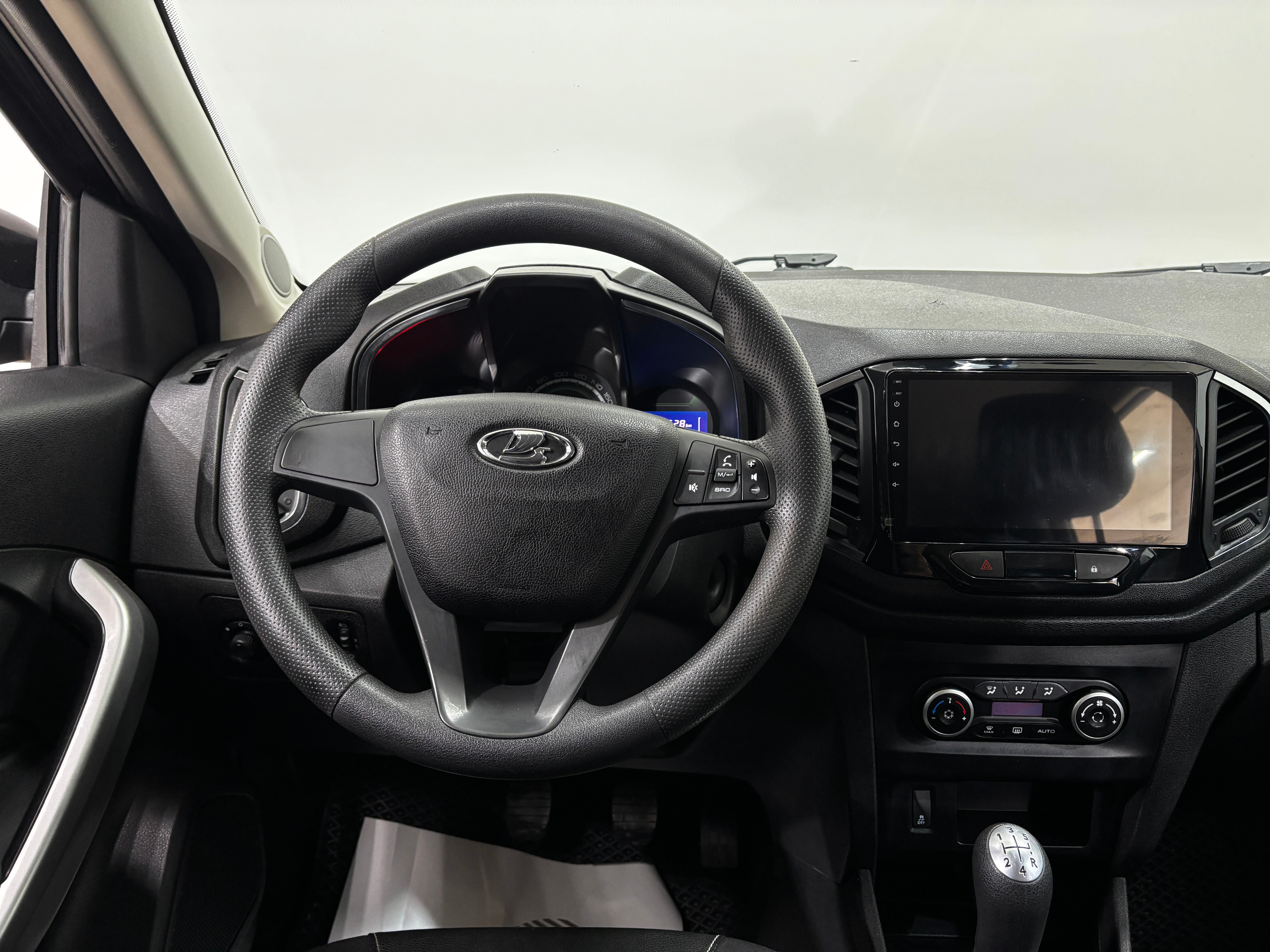 Lada (ВАЗ) XRAY Luxe Prestige, 2017 года, пробег 97627 км