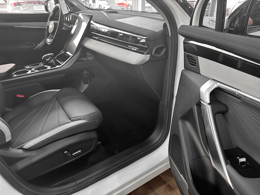 Geely Atlas Flagship, белый